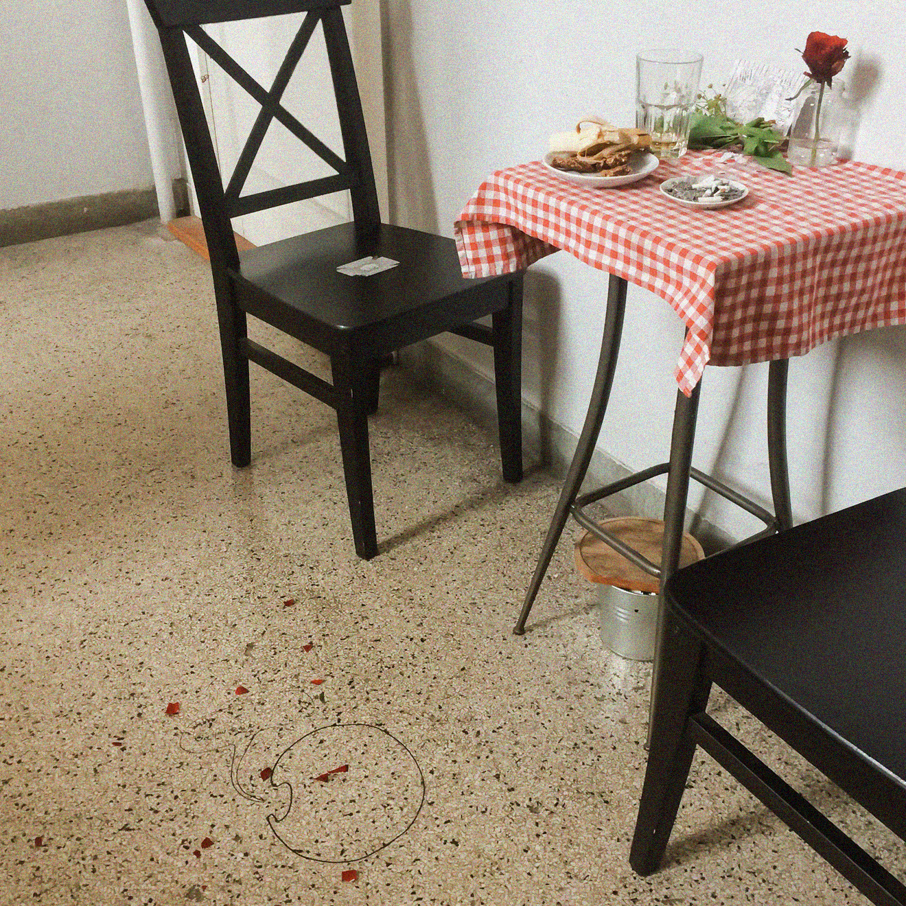 ess-tee-tisch - Hintergrund